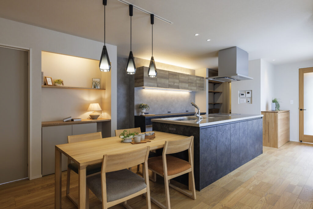 中庭のあるコの字型平屋