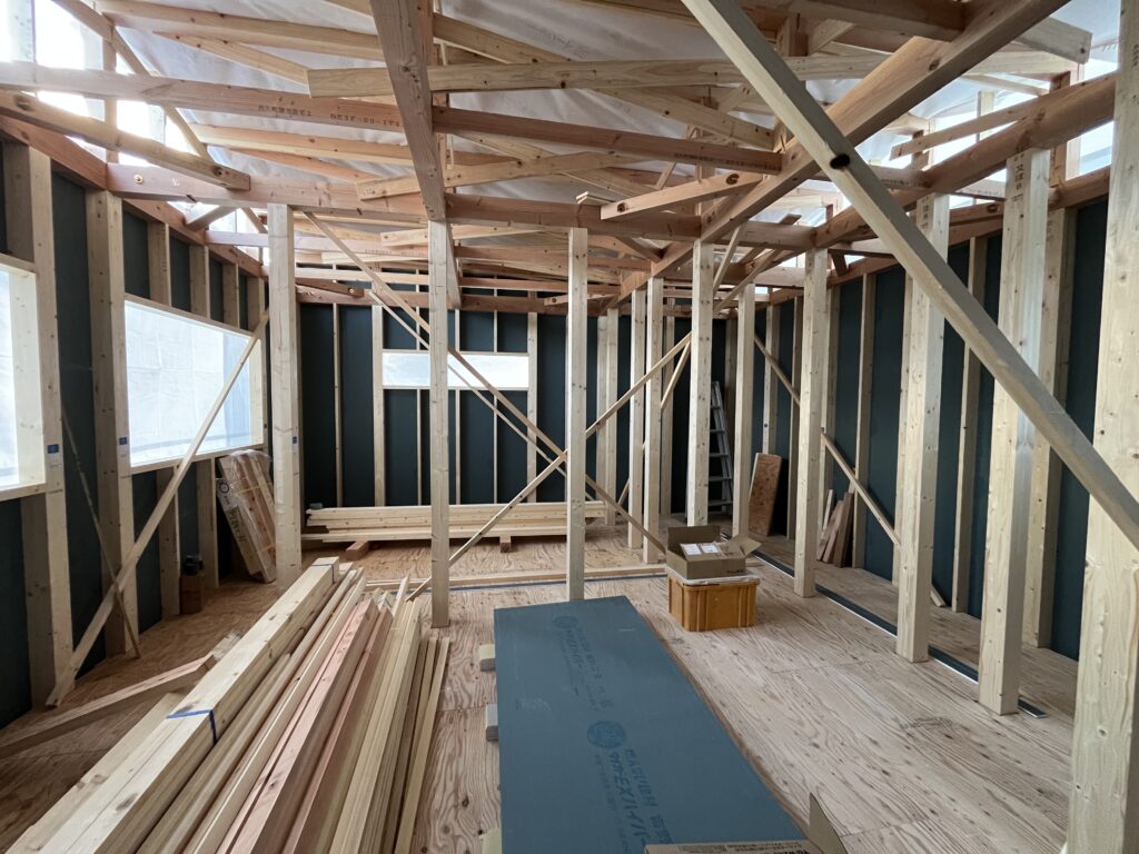 【新プロジェクト進行中】モデルハウス3棟の上棟を行いました！