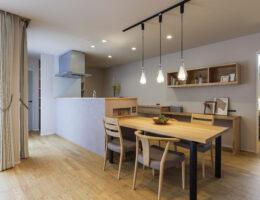 快適に暮らすインテリアの映える平屋の家